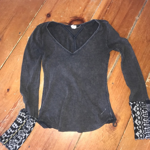 Free people Waffle knit v neck with fuzzy cuffs - Picture 2 of 4